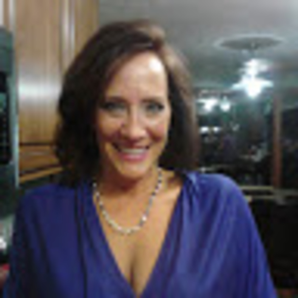 Meet your Posher, Lora